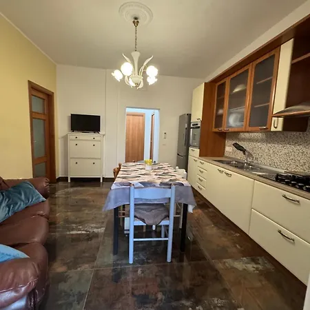 Calabria Is * Κρότωνας