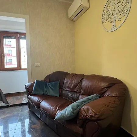 Calabria Is * 克罗托内